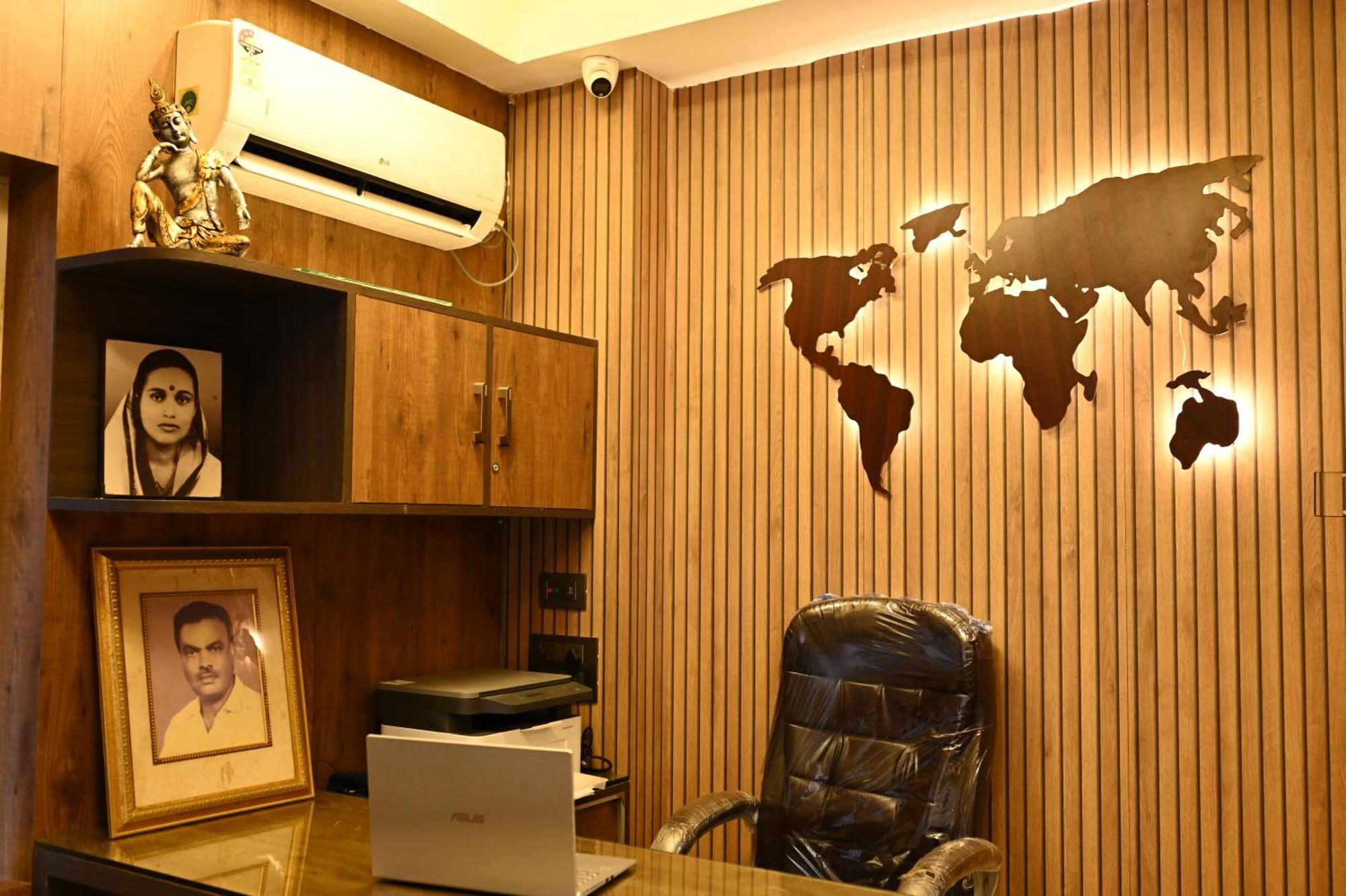 Mohar Residency Hotel Calcutta Buitenkant foto