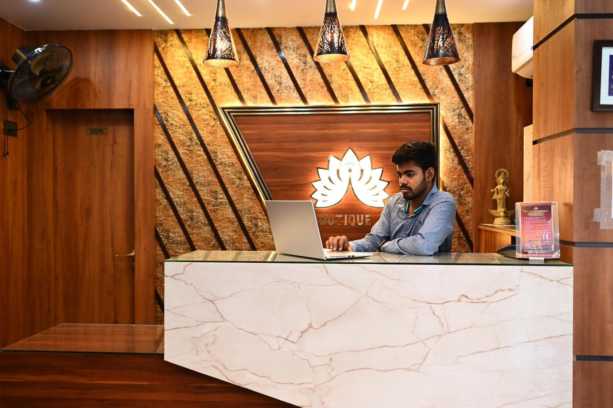 Mohar Residency Hotel Calcutta Buitenkant foto