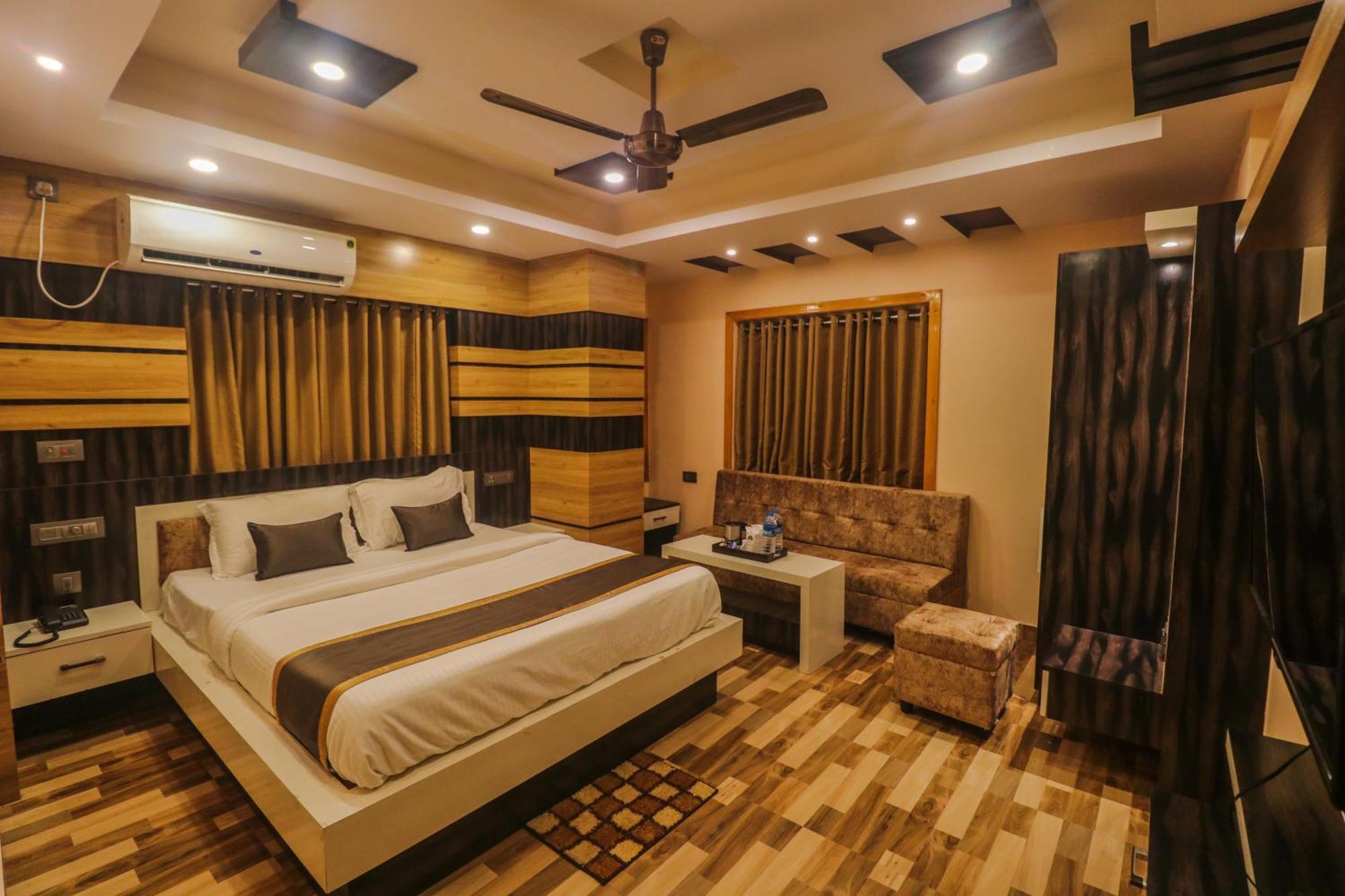 Mohar Residency Hotel Calcutta Buitenkant foto
