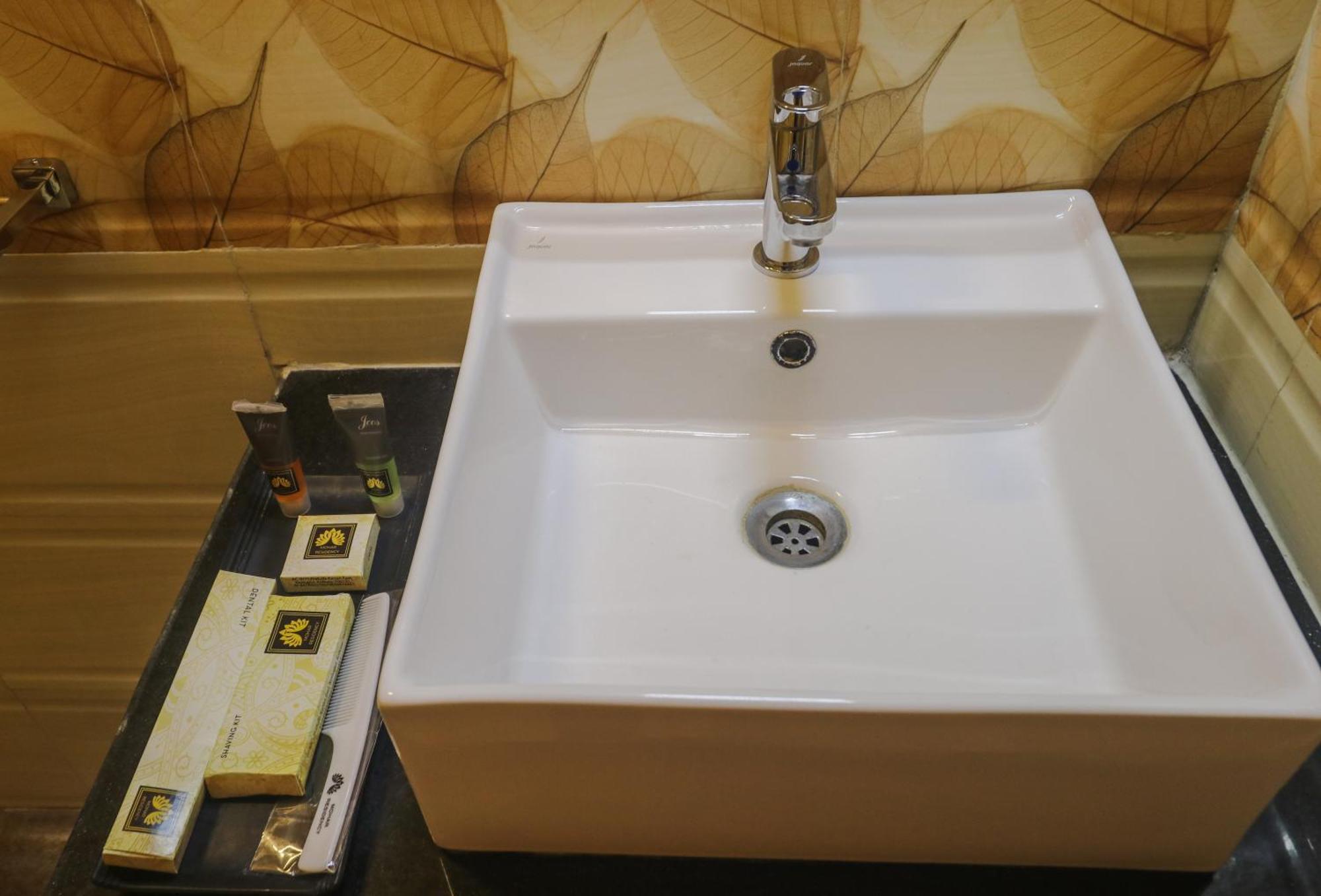 Mohar Residency Hotel Calcutta Buitenkant foto
