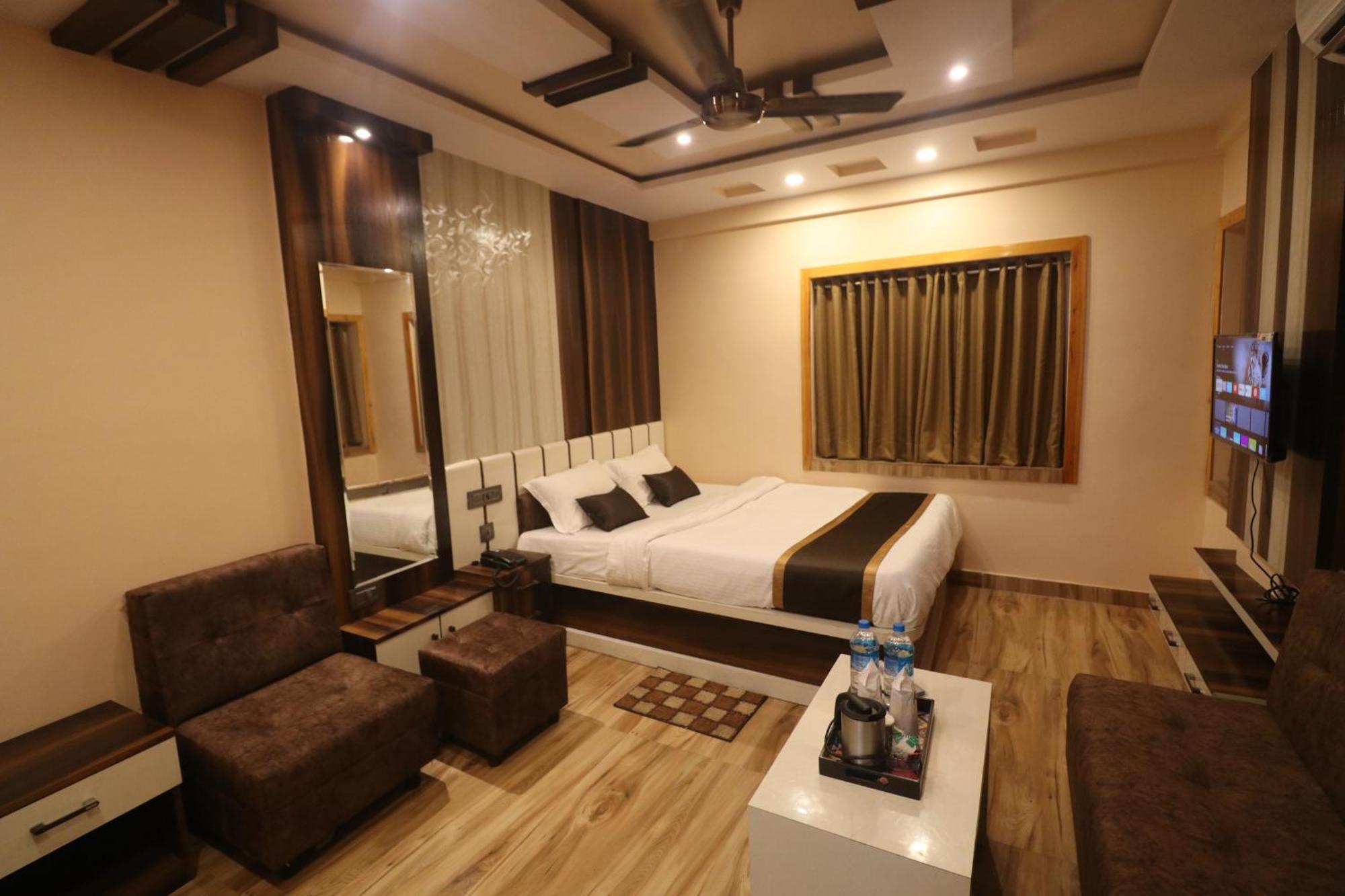Mohar Residency Hotel Calcutta Buitenkant foto