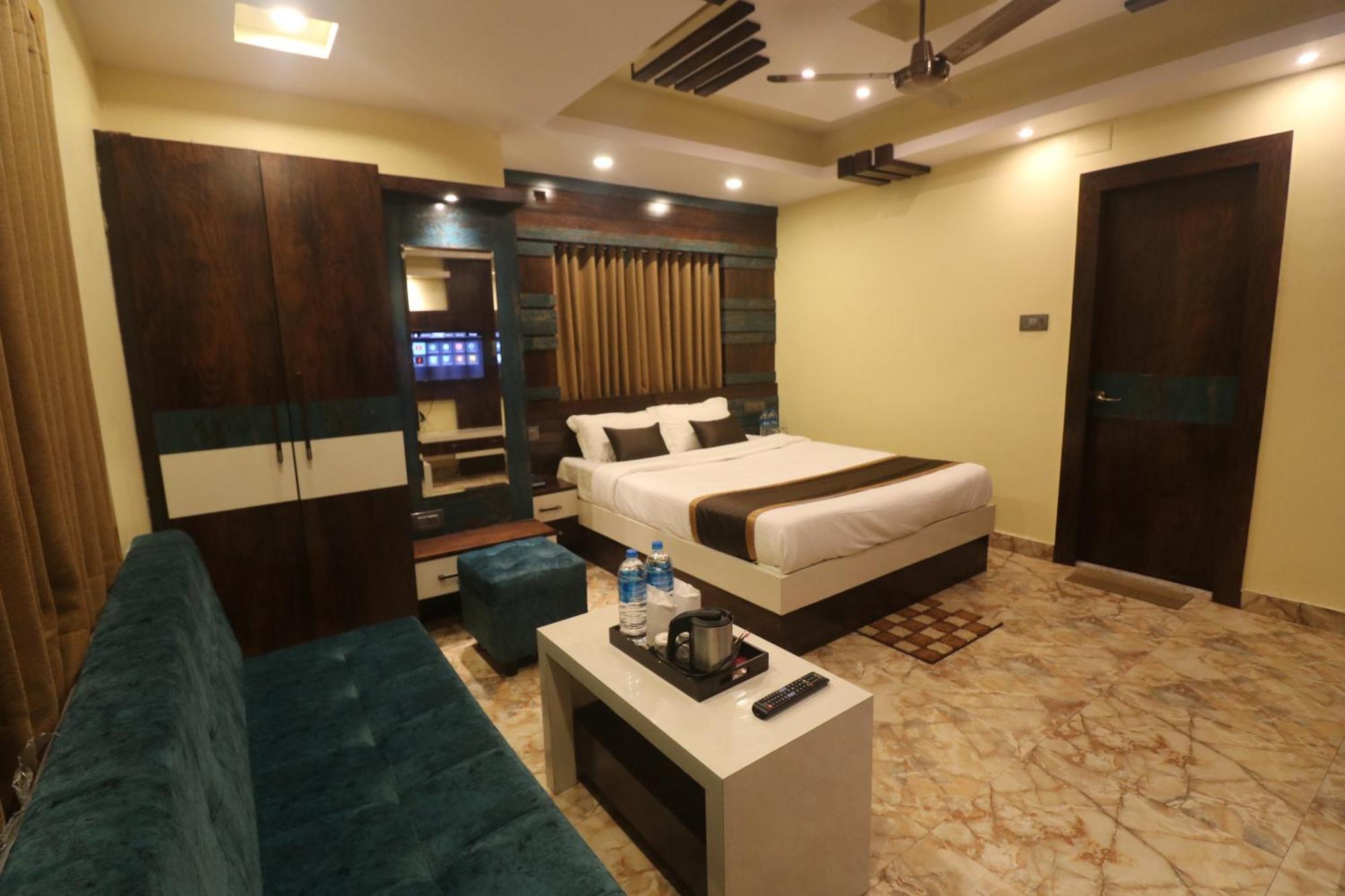 Mohar Residency Hotel Calcutta Buitenkant foto