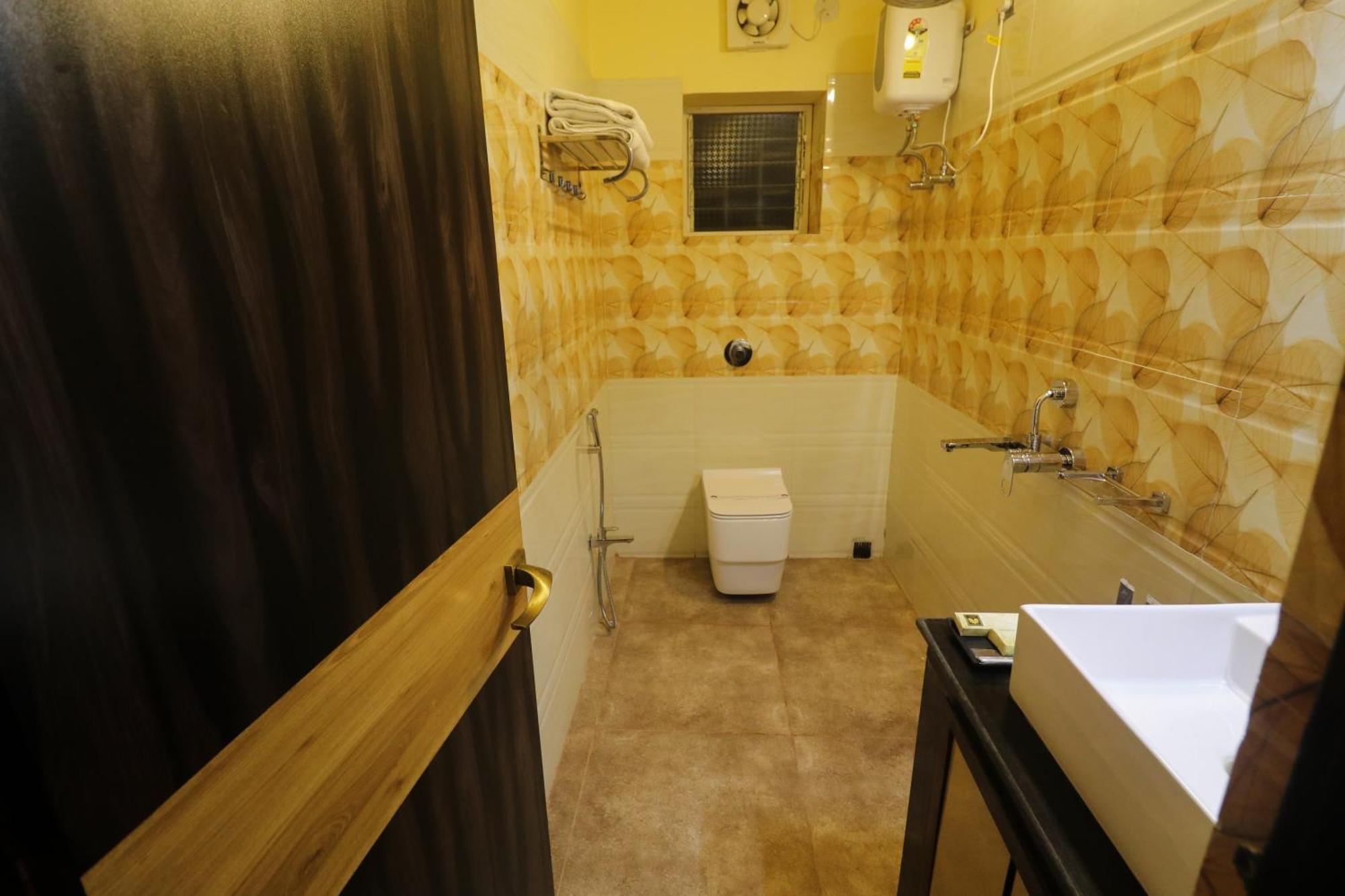 Mohar Residency Hotel Calcutta Buitenkant foto